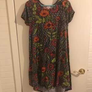 S Carly Lularoe